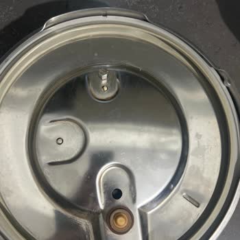 Korkmaz Düdüklü Tencere Kapağı Bozuldu, Servis Ve Müşteri Hizmetlerinden Yanıt Yok