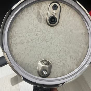 Fissler Düdüklü Tencerede İlk Kullanımda Lekeler Oluştu