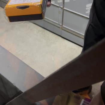 Kargo Otomattan Teslim Edilen Paketin Zorla Açılması Ve Güven Sorunu