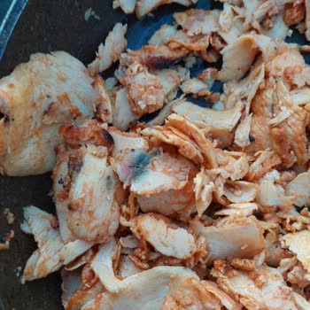 BİM Şubesinde Küflü Tavuk Eti Satışı Ve İade Talebi