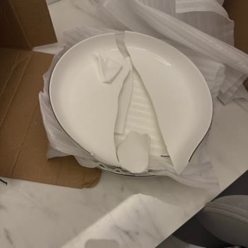 Kırık Tabakların Teslim Edilmemesi Ve Müşteri Hizmetlerinin İlgisizliği