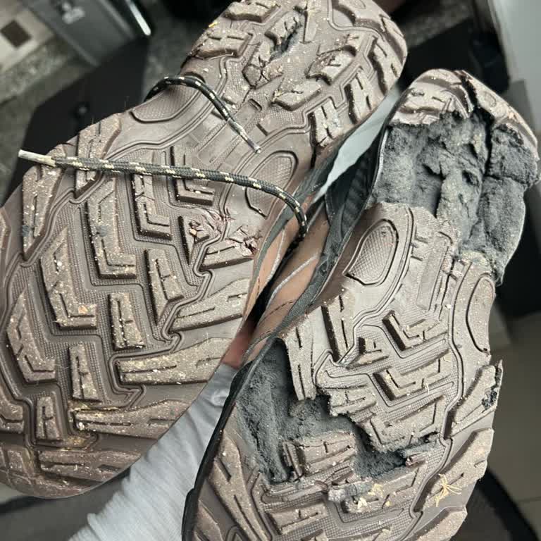 Scooter Markalı Kışlık Botun Tabanı Eridi, Satıcı Yanıt Vermedi