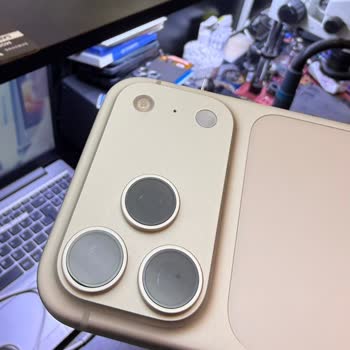 Apple İphone 17 Pro Max Kutu Açılmadan Çizik Çıktı, Değişim Talebi