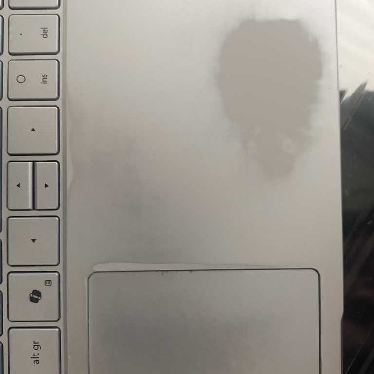 Casper Nirvana S100 Touchpad’te Boya Çatlaması Ve Kullanım Hatası İddiası