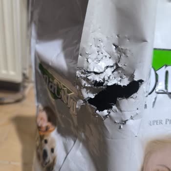 Köpek Maması Siparişinde Yırtık Ambalaj Ve Eksik Ürün, Çözüm Yok
