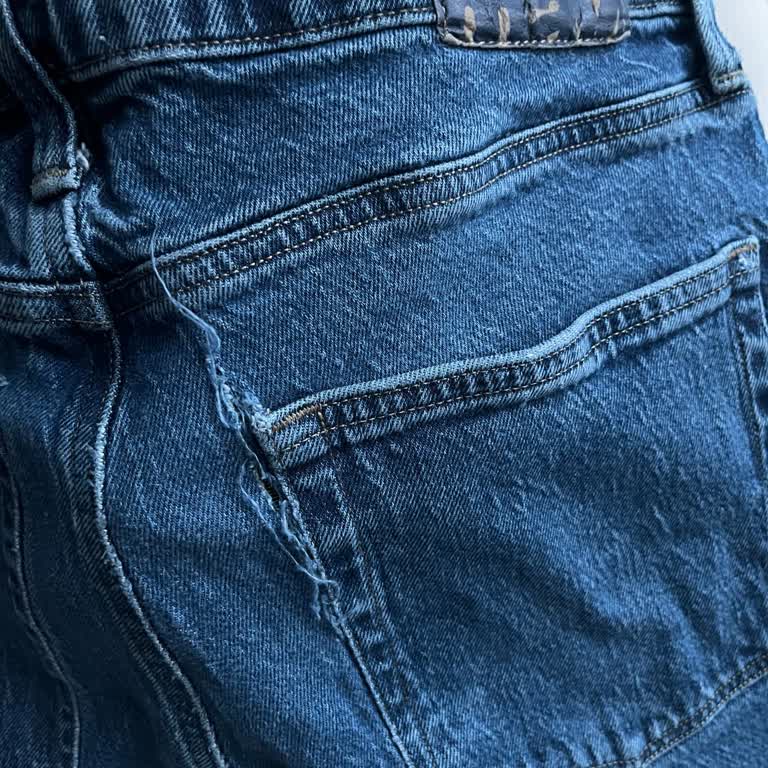 Mavi Pantolonlarda Tekrarlayan Arka Cep Yırtılma Sorunu