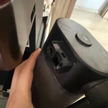 Garanti Kapsamındaki Süt Haznesi Parçası Kırıldı, Değişim İstiyorum