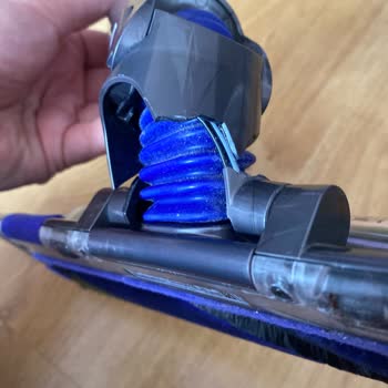 Dyson V12 Lazer Başlığının Beklenmedik Dağılması Ve Ücretsiz Parça Değişimi Talebi