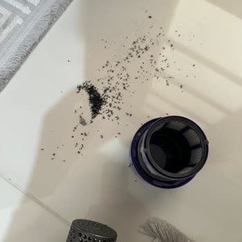 Dyson V10 Süpürge Motor Filtre Parçası Kaçması Ve Garanti Kapsamı Dışında Ücret Talebi