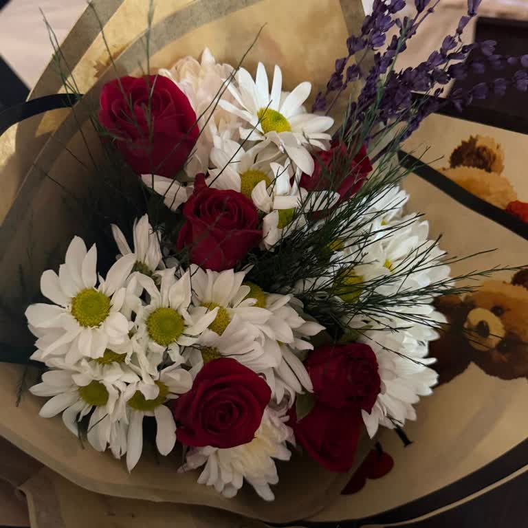 Soma Çiçekçi Ürün Görselle Neredeyse Alakasız Bir Şekilde Teslim Edildi