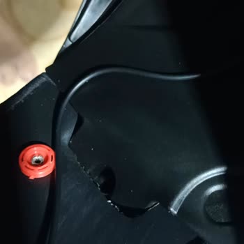 Kask Onarım Sonrası Daha Kötü Duruma Geldi, Satıcı Sorumluluk Reddi