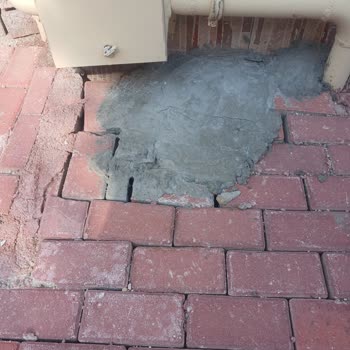 Fiber İnternet Kurulumunda Kaldırım Taşları Kırıldı, İzolasyon Hasar Aldı