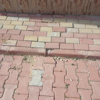 Fiber İnternet Kurulumunda Kaldırım Taşları Kırıldı, İzolasyon Hasar Aldı