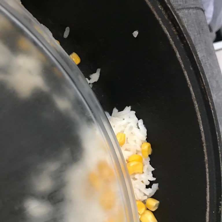 Amboss Döküm Tencerenin Kısa Sürede Paslanma Ve İç Kısım Soyulması