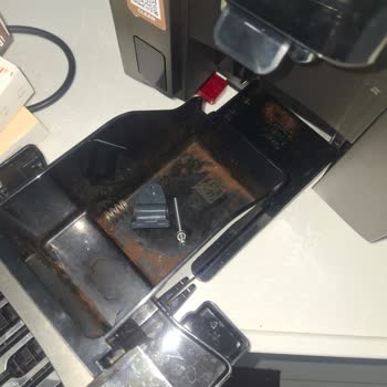 Delonghi Kahve Makinesi Kırıldı, Garanti Reddedildi Ve 5.000 TL Ücret Talep Edildi