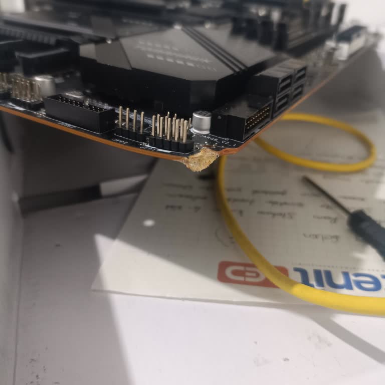 Kırık Gelen Ana Kart İçin Tazminat Reddi Ve Çözüm Talebi