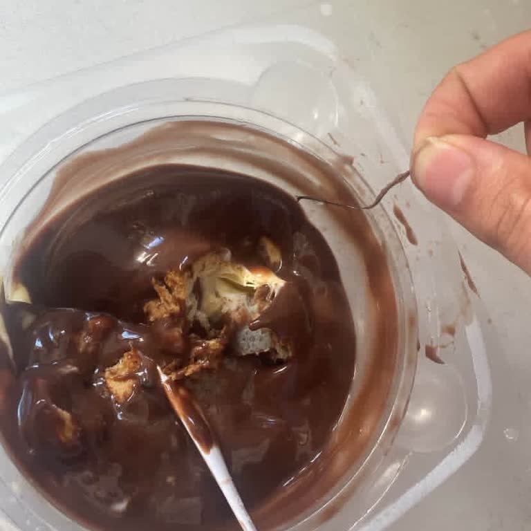 Profiterolde Yabancı Madde Ve BİM Şubesindeki Hijyen Sorunu