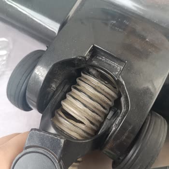 Kivi KVC 4040 Süpürge Hortumunda Tekrar Eden Yırtılma