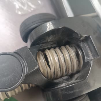 Kivi KVC 4040 Süpürge Hortumunda Tekrar Eden Yırtılma