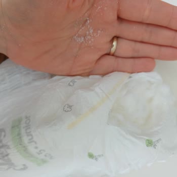 Sleepy Bebek Bezinde Sert Partiküller Ve Sürekli Sızdırma