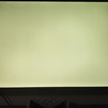 TCL TV Ekranında Lekelenmeler Oldu