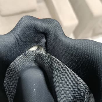 FLO Botunun İç Astarı Kısa Sürede Yırtıldı, Kullanıcı Hatası İddiası Kabul Edilemez