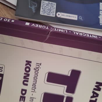 Ezilmiş Kitaplar Geldi, İşler Kitabevi Ve Aras Kargo’dan Sorumluluk Talebi