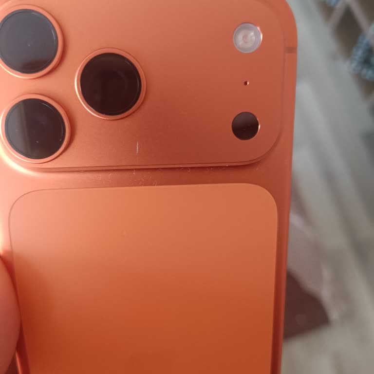 Teknosa'dan Çizikli İphone 17 Pro Max Ve Bilgi Eksikliği