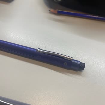 Faber Castel Grip 2011 Kalemlerde Kırık Uç Mekanizması Ve Kapak Eksikliği