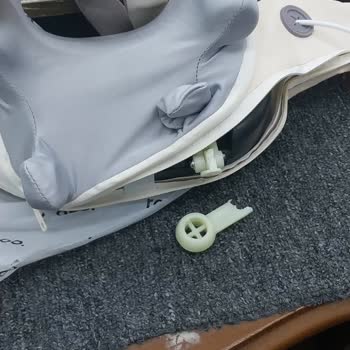 Kırık Masaj Aleti Ve Cevapsız Müşteri Desteği