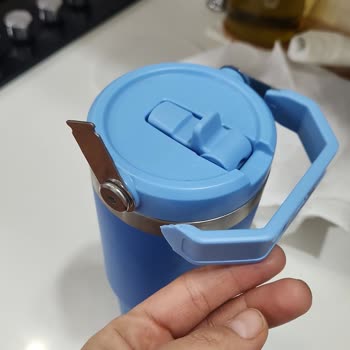 Stanley Termosunun Kulpu Düşüşte Kırıldı, Tasarımda Dayanıklılık Eksikliği!