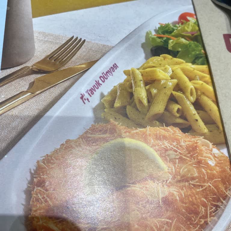 İkili Masa Olmadı Söylendi, Üç Kişilik Masa Verildi: Saygısızlık Ve Müşteri Seçildi Hissi