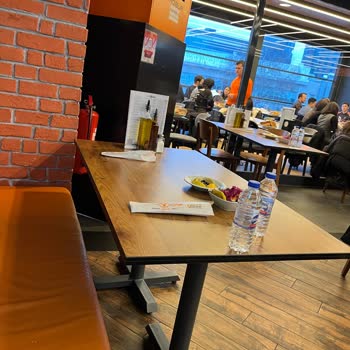 Müşteri Rezervasyonu Üzerine Katı Masa Değişikliği Uygulaması