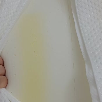 Hepsiburada'dan Sararmış Ortopedik Yastık İçin Değişim Talebi