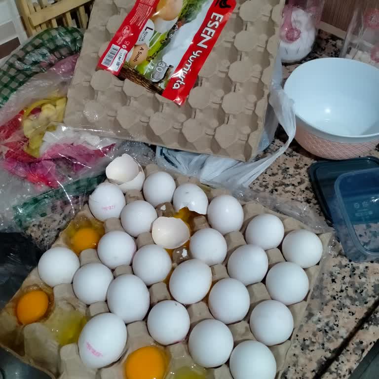 Kırık Yumurta Ve Mağaza Sorumlusunun Reddetmesi