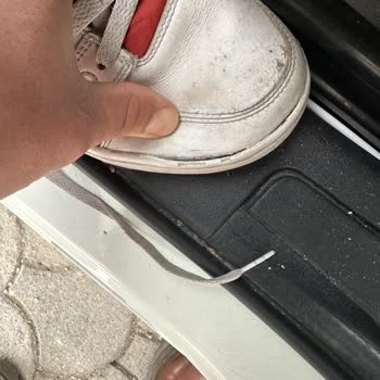 Üretim Hatası Olan Spor Ayakkabısına Değişim İstiyorum