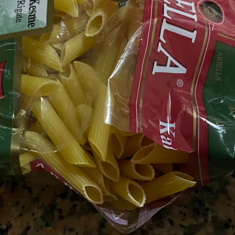 Metro Market’te Ramazan Koli İçindeki Ürünlerin Hasarlı Çıkması Ve Maddi Zarar Talebi