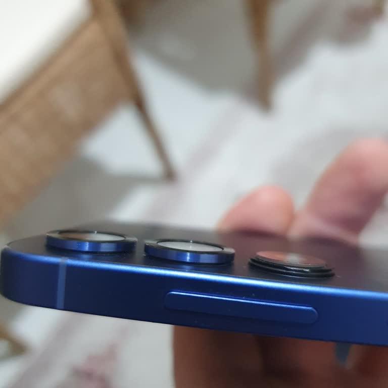 Kamera Lensinin Kendiliğinden Düşmesi Ve Ücretsiz Değişim Talebi