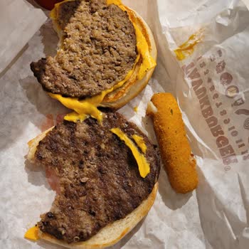 Burger King Avcılar’da Reklamı Yanıltan Küçük Ekmek Ve Soğuk Menü Şikayetim