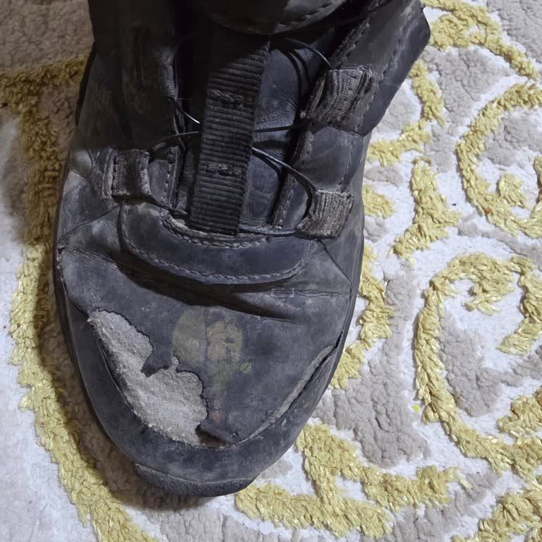 FLO Mağazasındaki Çocuk Ayakkabısının Kısa Sürede Deforme Olması Ve İade Reddi