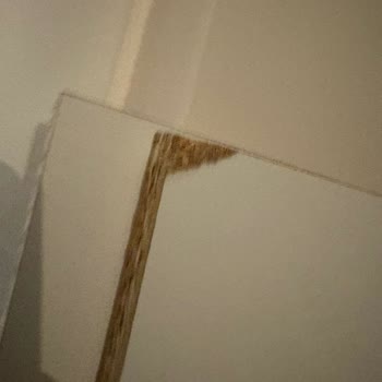 Kırık Dolap Parçaları İçin Hızlı Değişim Talebi Ve Cevapsız İletişim