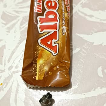 Ülker Albeni Çikolatasından Çıkan Metal Parça Dişimi Kırdı