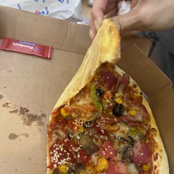 Domino’s Şubesinde Saç İçeren Pizza Ve Müşteri Hizmetleri İlgisizliği