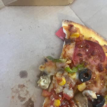 Domino’s Şubesinde Saç İçeren Pizza Ve Müşteri Hizmetleri İlgisizliği