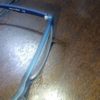 Gözlüğümdeki Camların Sürekli Çerçeveden Çıkması Ve Tekrarlanan Onarım Sorunu