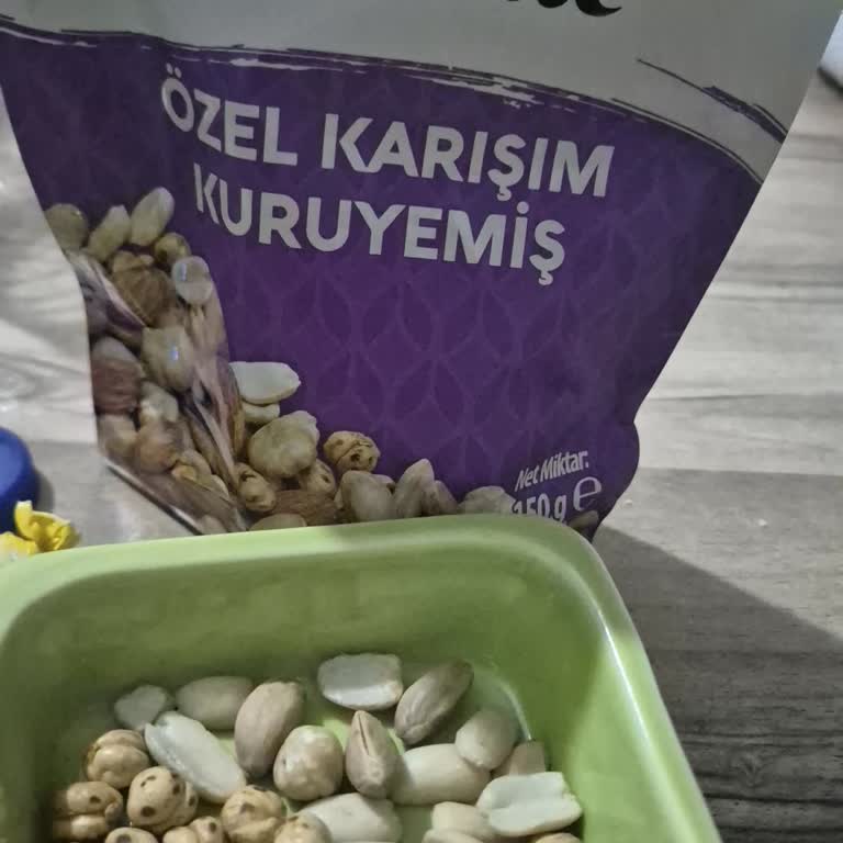 Simbat Özel Karışım Kuruyemişi Bayat Ve Kalitesiz, BİM Raflarında Hayal Kırıklığı