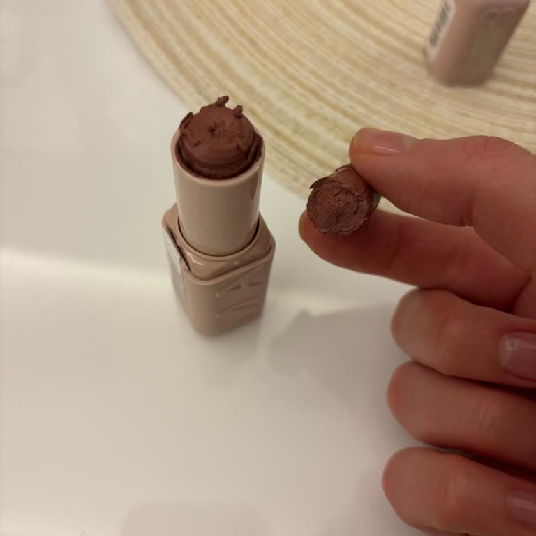 Antalya Markantalya AVM Cosmetica'da Kırık Ruj Ve Cevapsız Müşteri Hizmeti