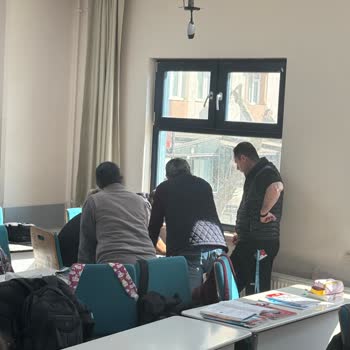 Petek Düşmesiyle Çocuğum Yaralandı, Okulun Güvenlik İhmali Ve İlgisizliği