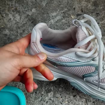 Kısa Sürede Parçalanan Ayakkabı İç Astarı Değişim Ya Da İade Talebi