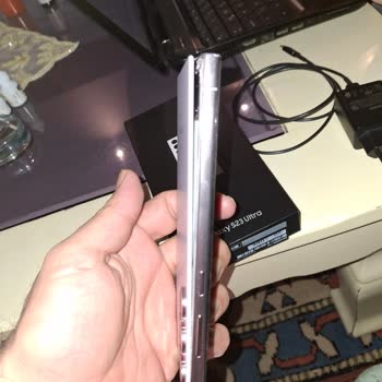 Samsung Galaxy S23 Ultra’da Şarj Patlaması Ve Kapağın Ayrılması